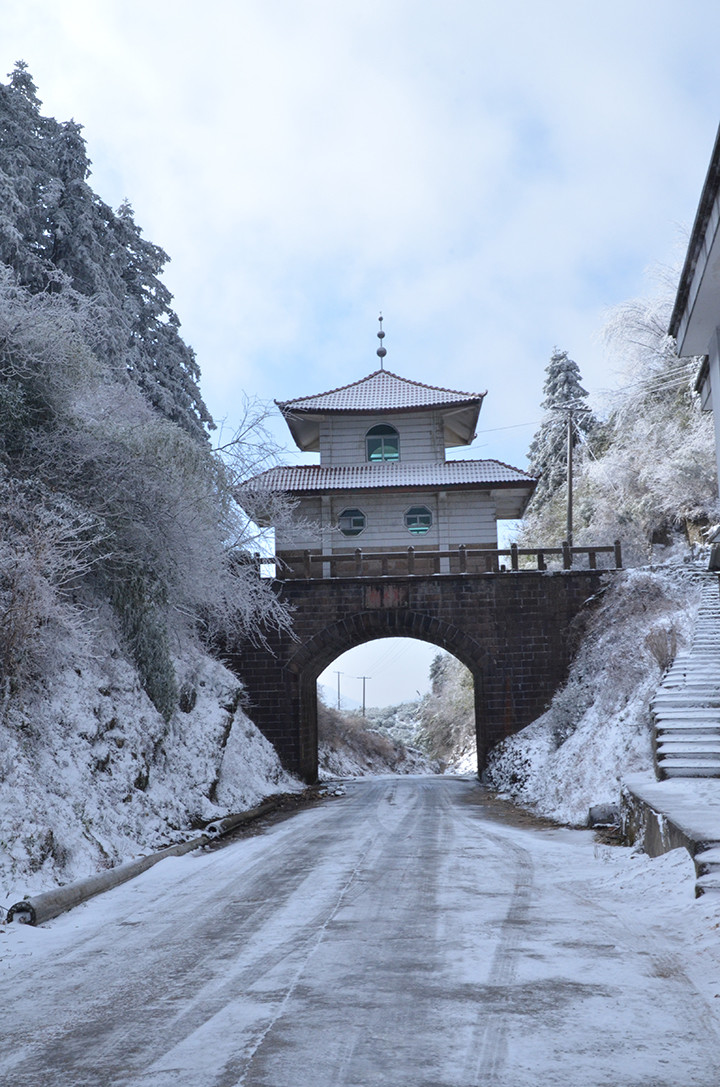 桐木关雪景