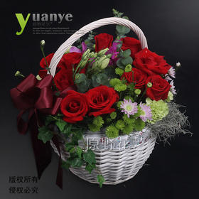红玫瑰手提花篮