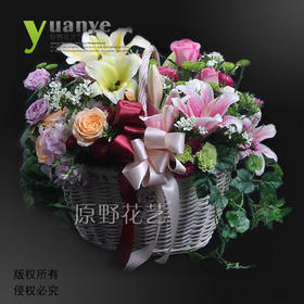 玫瑰百合混搭手提花篮