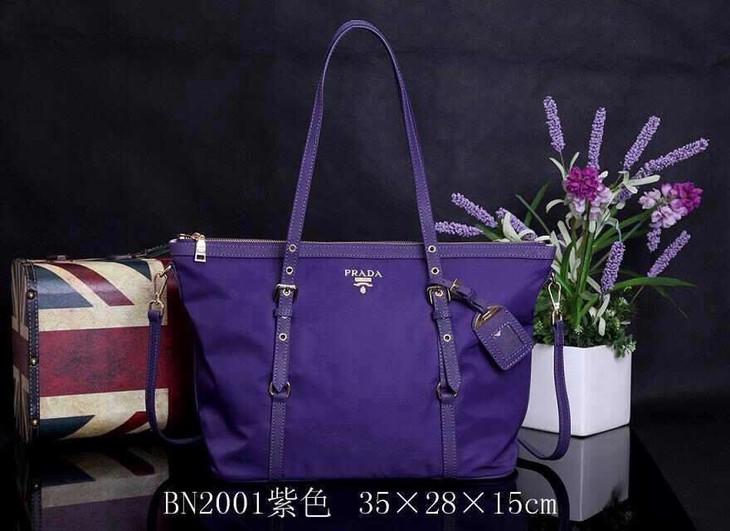 prada 降落伞布 纯手工编织 红色