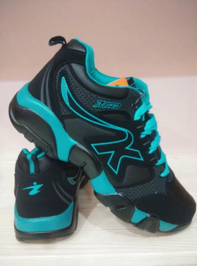 德尔加多体育用品花秋专卖店180314