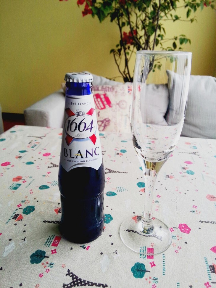 产品名称(英文): kronenbourg1664 容 量(净含量): 330ml*24 酒精度
