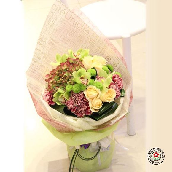 矿泉水瓶这种简单的日常生活废品_手工小制作