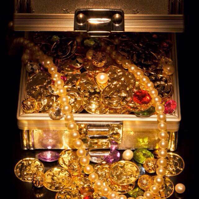 玉晨珠宝服务专家200508