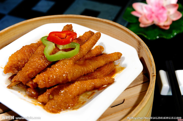【赠品】椒盐豆腐,咸鱼茄子煲,炸两粉肠,凤爪【任选其一】