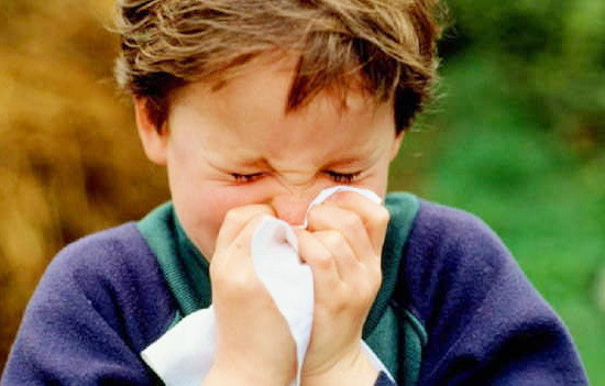 孩子老是打喷嚏流鼻涕是鼻炎吗?