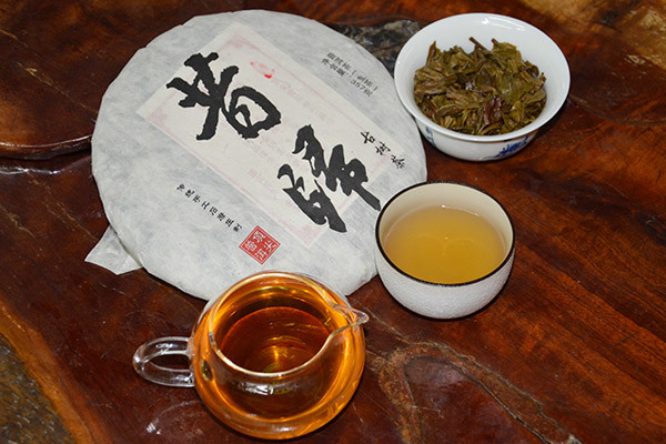 08年纯料昔归古树茶生饼,汤色黄浓金亮,口感饱满香柔