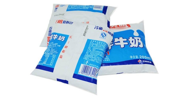 光明鲜牛奶(袋装)200ml 每天早晨送到家 120元/30天