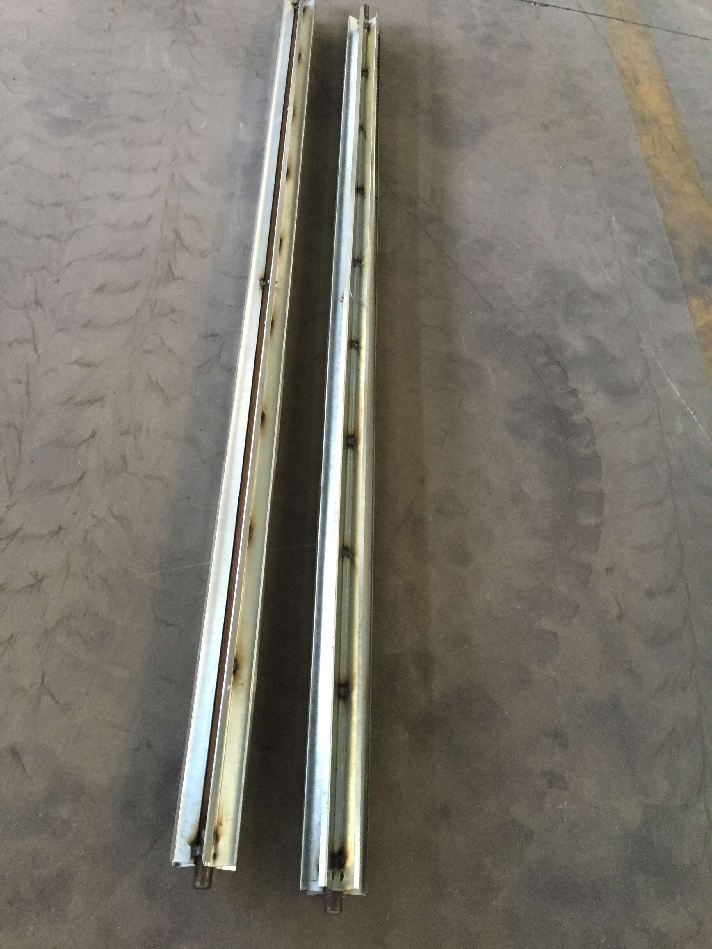 排粮轮组立 （左、右）