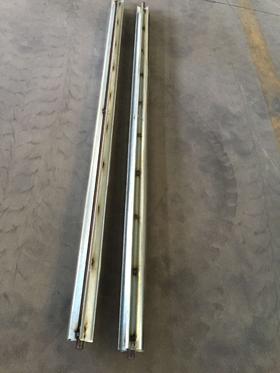 排粮轮组立 （左、右）