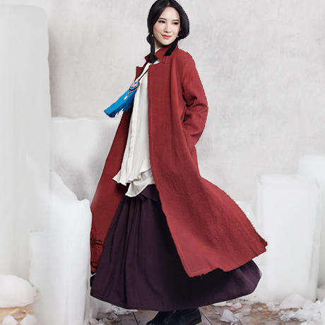 【朱红拾光棉麻开叉大衣】 商品图0